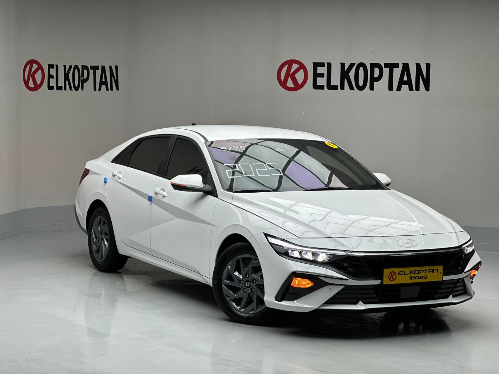 Hyundai - Avante CN7