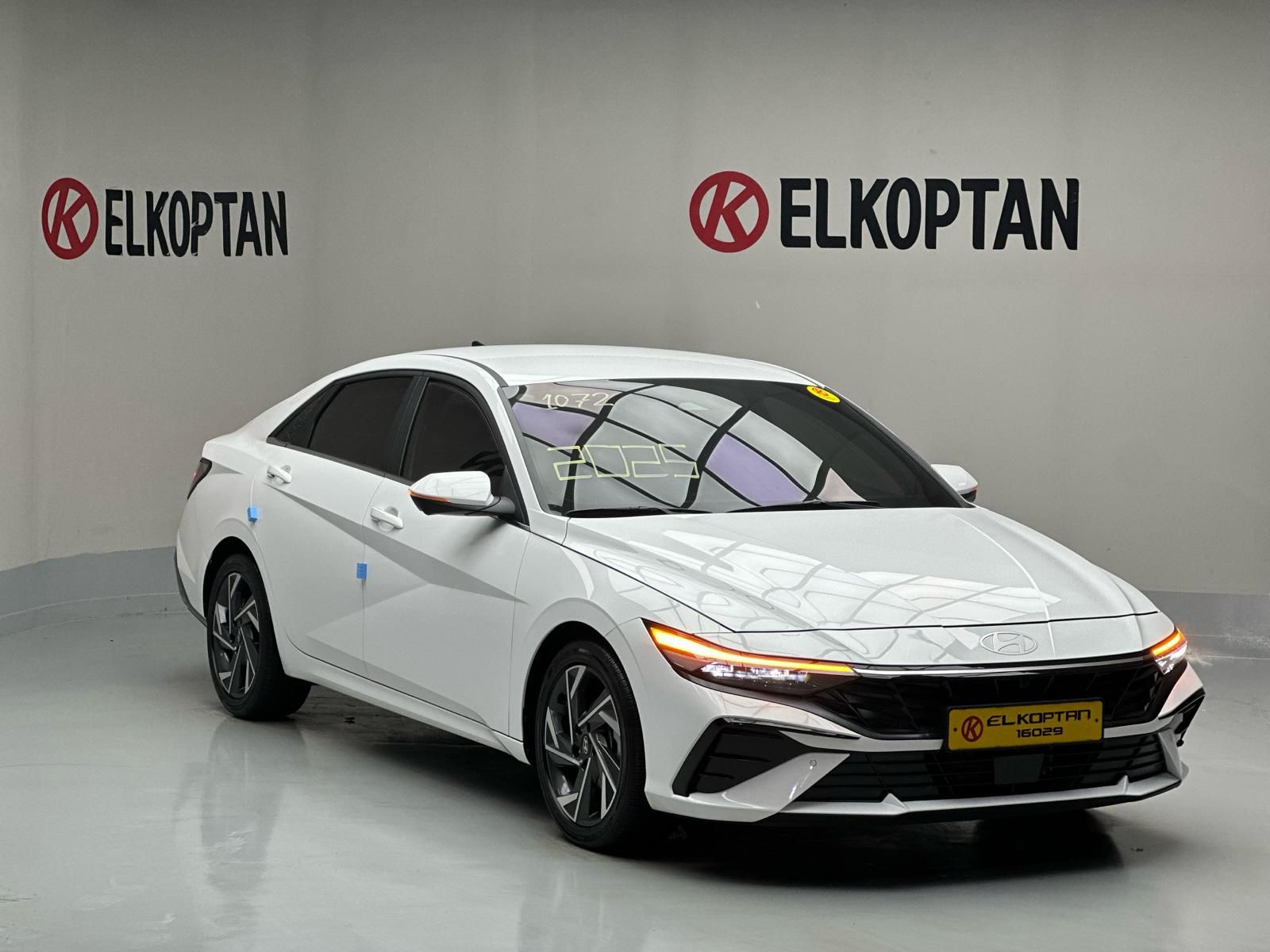 Hyundai - Avante CN7 __