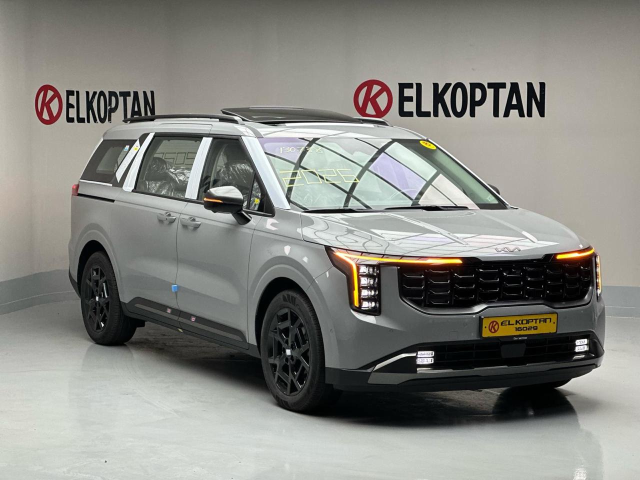 Kia - Carnival Hybrid