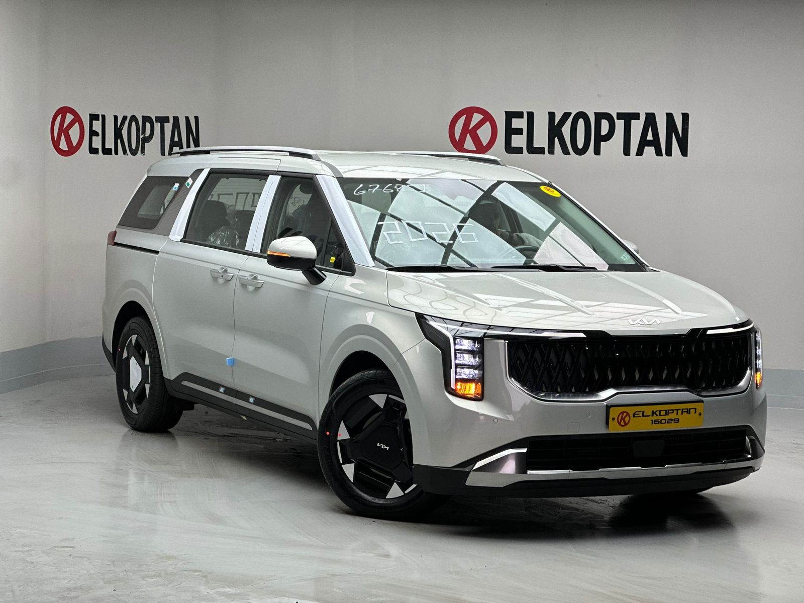 Kia - Carnival Hybrid